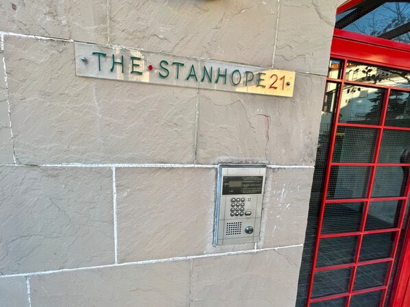 THE STANHOPE 21の物件外観写真